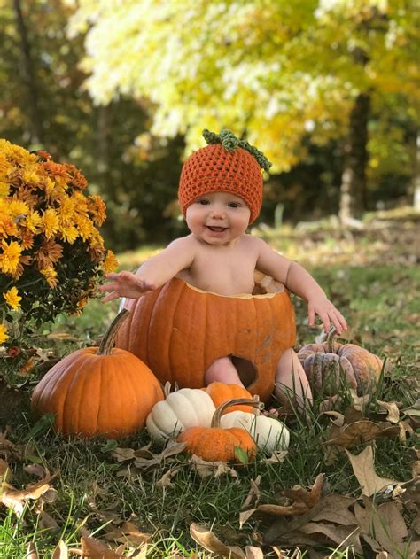 Baby fall photo shoot | Fall photoshoot, Fall photos, Fall newborn photos