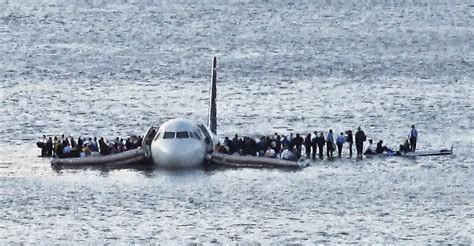 Flight Attendants Celebrate Crew of US Airways Flight 1549 and Call for ...