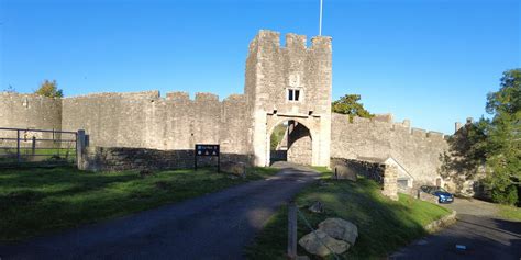 Farleigh Hungerford Castle - by Roland Millward