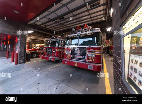 Ladder truck fdny fire department hi-res stock photography and images ...