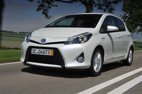 Toyota Yaris Hybrid review | | Auto Express