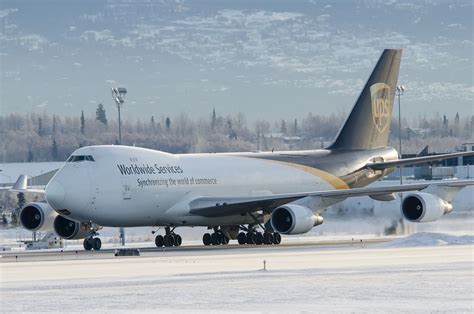 UPS N572UP Boeing 747 freighter at Anchorage ANC | Vliegtuig