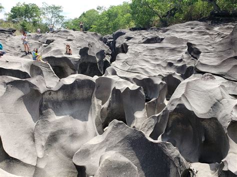 Vale da Lua: incríveis formações rochosas na Chapada dos Veadeiros