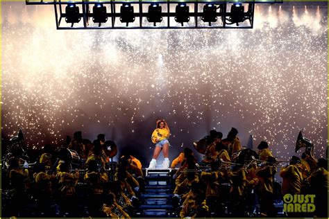 Beyonce's Coachella Performance Photos - See Her Fierce Looks!: Photo 4064916 | Beyonce Knowles ...