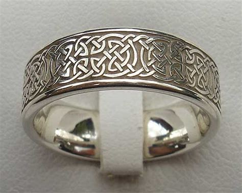 Luxury Silver Celtic Ring | LOVE2HAVE in the UK!