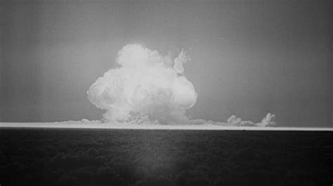 "Trinity" nuclear test, 1945 (widescreen, HD, 1080p) - YouTube