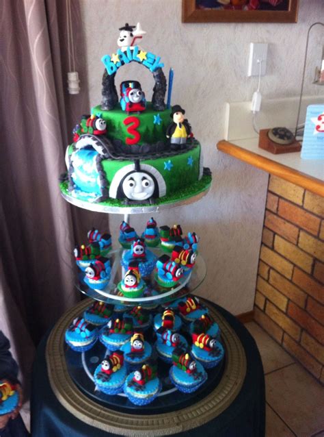 Children's Birthday Cakes - Thomas the tank engine cake.I made this ...