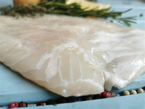 Turbot fillet with skin :: Seafood Market Blue Fjord