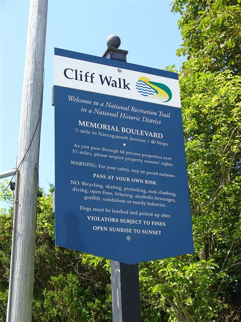 Newport Cliff Walk - Wikipedia