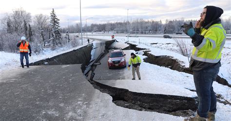 Surveying store damage - Alaska earthquake and aftershocks - Pictures - CBS News