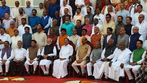 Retiring members of Rajya Sabha pose for photograph with PM Modi, others | Latest News India ...