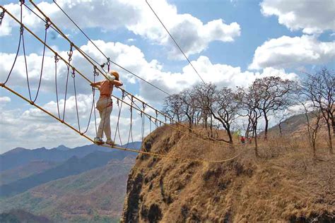 DELLA ADVENTURE: BURMA BRIDGE