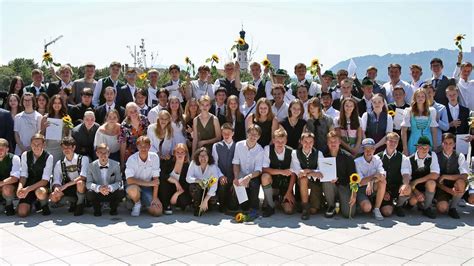 A humorous departure: Realschule students in Tölz receive certificates