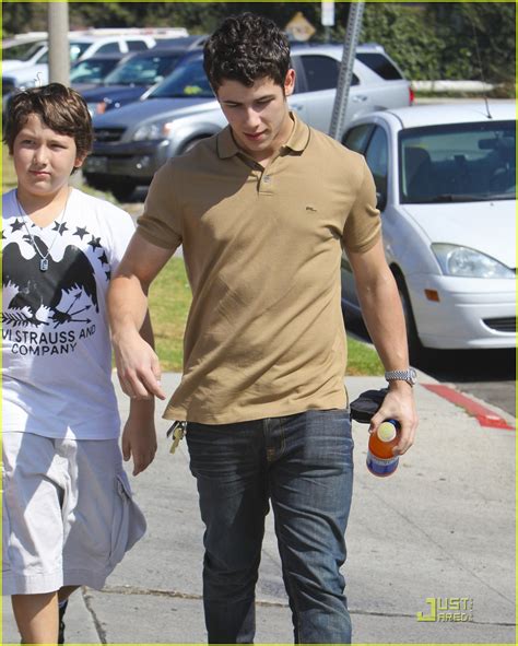 Nick Jonas: Family Fun Day (09.02.2011) !!! - The Jonas Brothers Photo ...