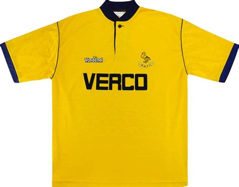 Wycombe Wanderers 1994-95 Away Kit