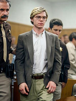 Evan Peters As Jeffrey Dahmer: See The Actor As The Serial Killer – Hollywood Life