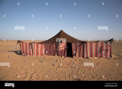 Desert nomad tent Sahara, Zagora, Morocco, north Africa Stock Photo ...