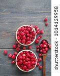 Cranberries on a plate image - Free stock photo - Public Domain photo - CC0 Images