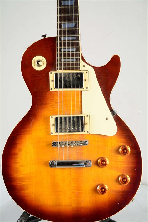 Lot Detail - EPIPHONE GIBSON LES PAUL ELECTRIC GUITAR.