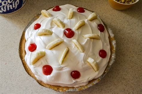 Banana Split Pudding Pie Recipe - Flour On My Face