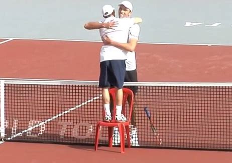 Ivo Karlovic and Dudi Sela shared great handshake after match (Video)