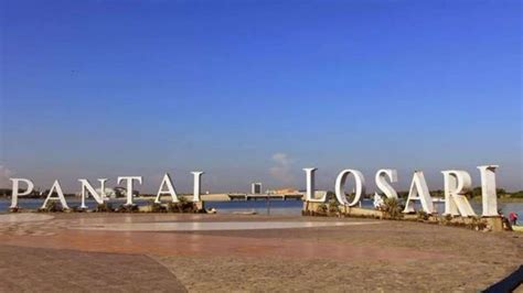 Foto Pantai Losari Jadi Ikon Kota Makassar, Spot Terbaik Berburu Sunset