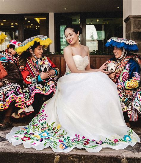 Uyuni1 | Traditional mexican wedding dress, Mexican wedding dress, American wedding dress