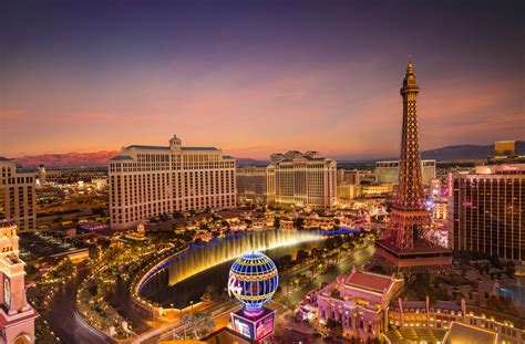 30 Best Things To Do in Las Vegas [Free Activities, Day Trips]