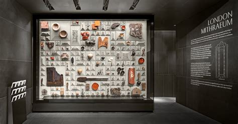 Museum Display Cases - Goppion