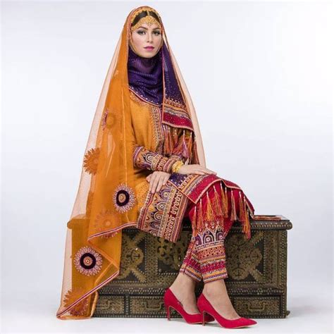 I realize no one has been blogging Omani fashion/traditional dress on our blog recently, so to ...