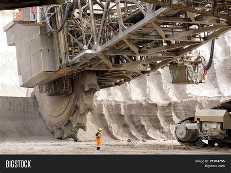 Bucket-wheel Excavator Image & Photo (Free Trial) | Bigstock