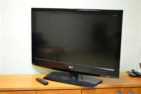 LG 37LF2500 37" LCD TV – used - PS Auction - We value the future - Largest in net auctions