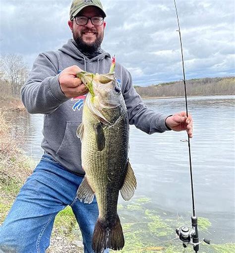 Did Upstate NY angler catch and release a state-record largemouth bass ...