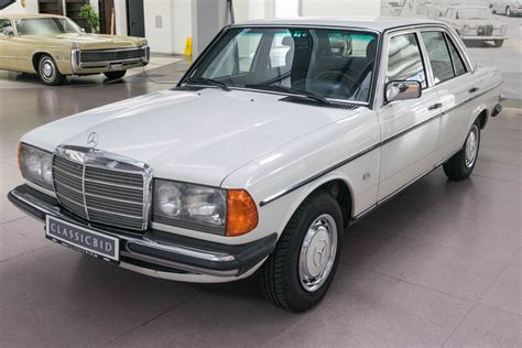 Mercedes-Benz 200 (W123) | Classicbid