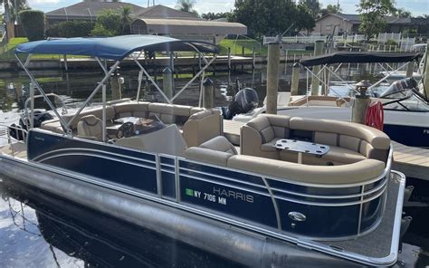 HARRIS PONTOON FOR RENT BY SPEED DOCK BOAT RENTAL