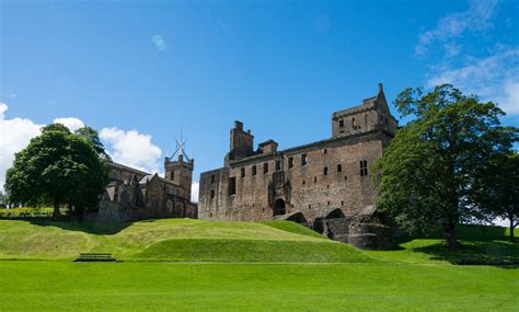 Linlithgow Palace and Blackness Castle re-open-Tourism News Scotland