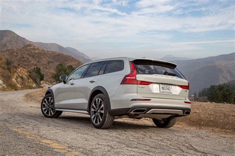 2020 Volvo V60 Cross Country Review: You Raise Me Up | Cars.com