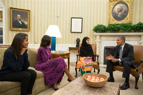 Malala Yousafzai Vogue / Malala Yousafzai Statement Malala On Vogue ...