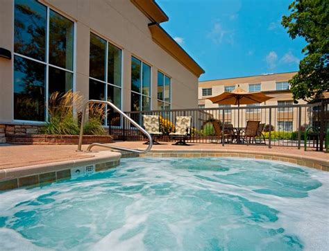 Holiday Inn Lake George: Located Near Top Lake George Events