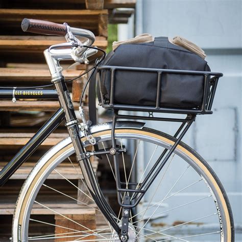 Does anyone know which bag this is? : r/bikecommuting