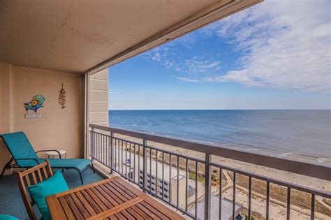 Spacious Oceanfront 1BR 1 Large Den Flexible checkin days 2 private ...