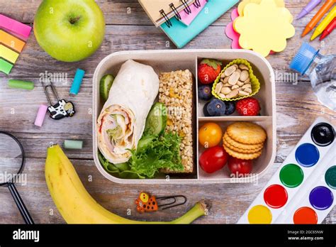 Healthy school lunch box Stock Photo - Alamy