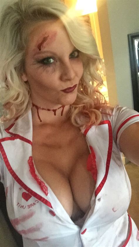 Dead nurse costume Halloween Nurse Makeup, Halloween Ideas, Halloween Costumes, Nurse Costume ...