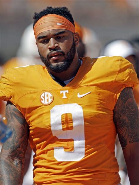 Tennessee's Barnett doesn't win Hendricks Award