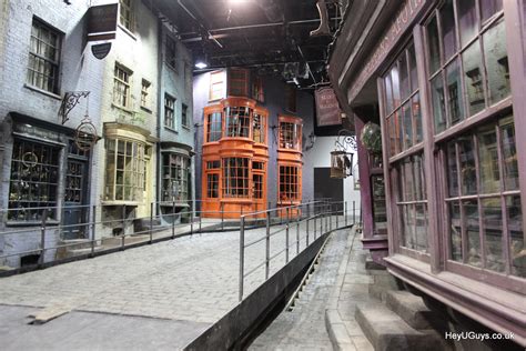 HeyUGuys Visit Diagon Alley with Boris Johnson at Warner Bros. Harry Potter Studio Tour