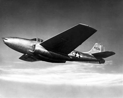 Bell P-59 Airacomet (United States Jet Fighter) First jet fighter produced in the US, 66 were ...