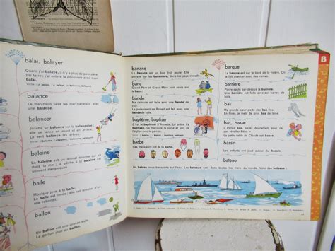 Mon premier Larousse en couleurs (1953) - Fonts In Use