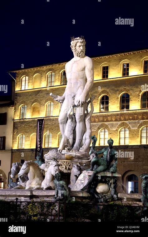 Replica statue of David in Piazza della Signoria at night in Florence ...