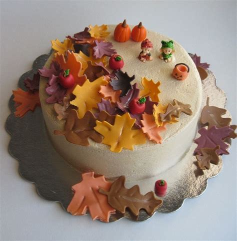 Autumn theme cake — Other Cakes | Fall cakes, Holiday cake decorating, Themed cakes