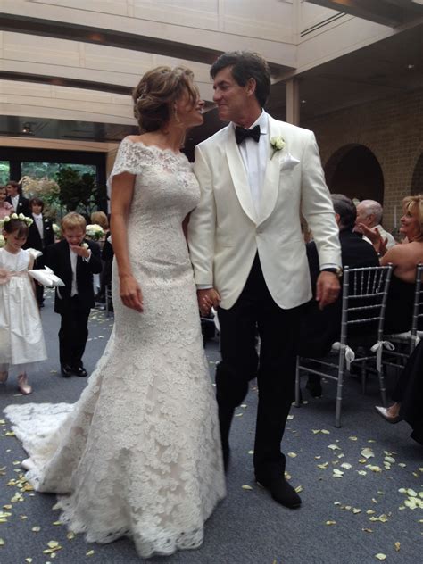 Dominique Sachse & Nick Florescu wed by Joel Osteen amid a sea of TV ...